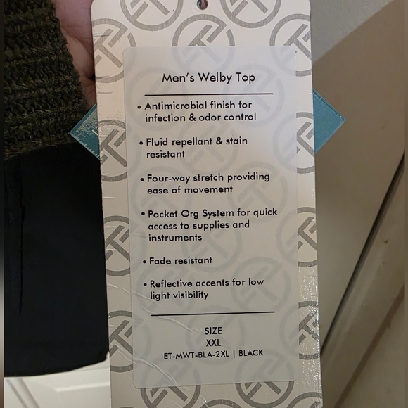 Black V-Neck Scrub Top‎ with Pockets Men's Essential Threads Size XXL - Picture 3 of 5